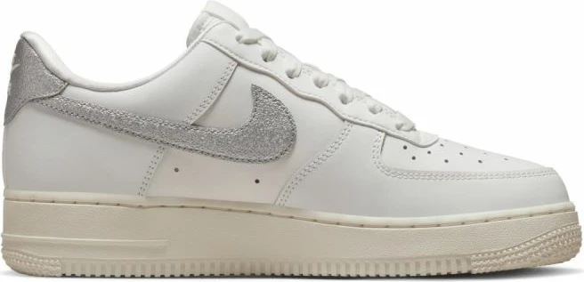 Atlete për femra Nike, të bardha