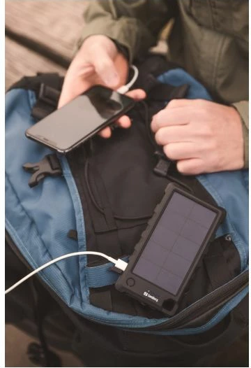 Powerbank solar SANDBERG Outdoor 420-53 10000 mAh IP66 PD20W/22.5W, ngjyrë e zezë, set me kabllo MicroUSB dhe karabiner