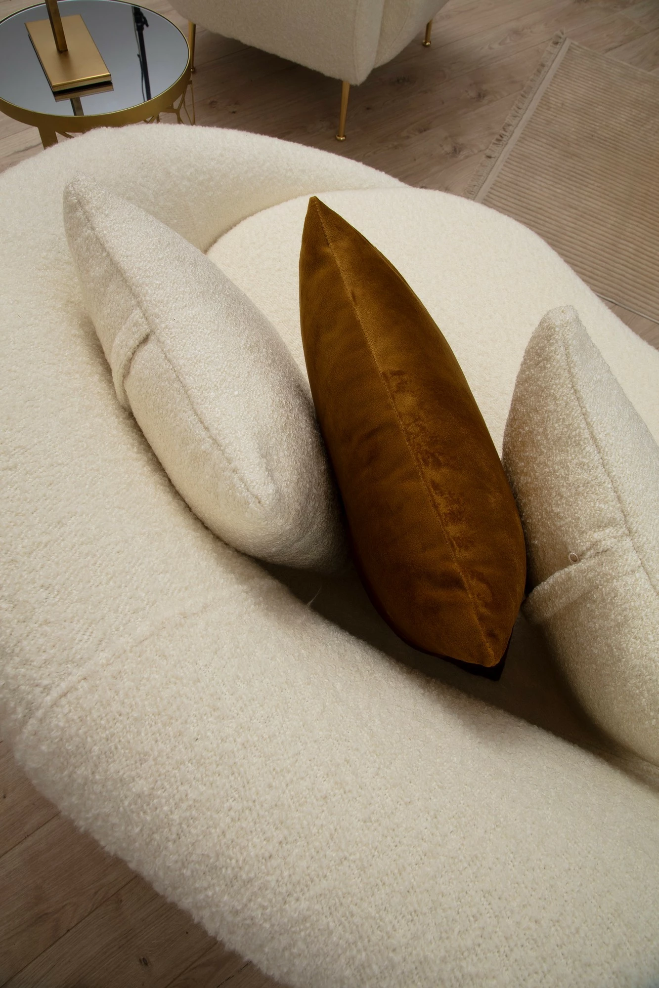 Divan treshe Atelier del Sofa, Eses, boucle krem