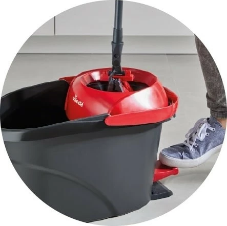 Mop Vileda ULTRAMAT TURBO me kovë, mikrofibër, e zezë/e kuqe