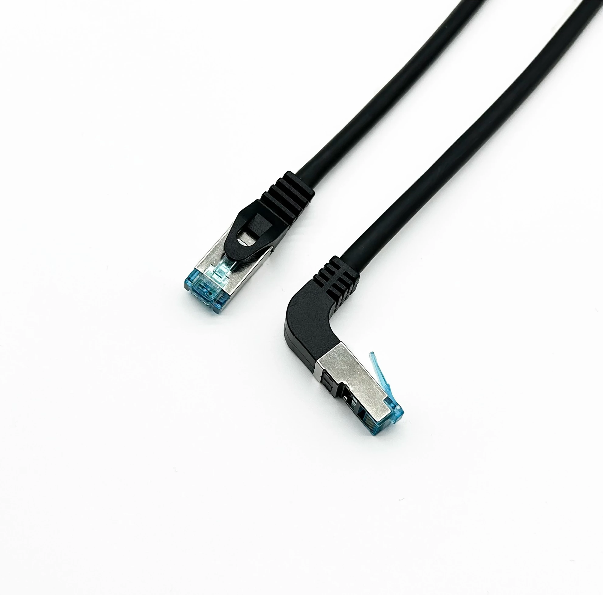 Kabllo rrjeti Cat6a Equip 0.5m, RJ-45 drejtë në kënd, e zezë