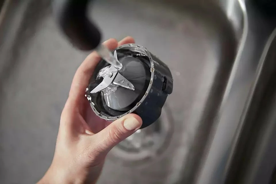 Blender Philips HR2191/01 me gotë, 2L, i zi