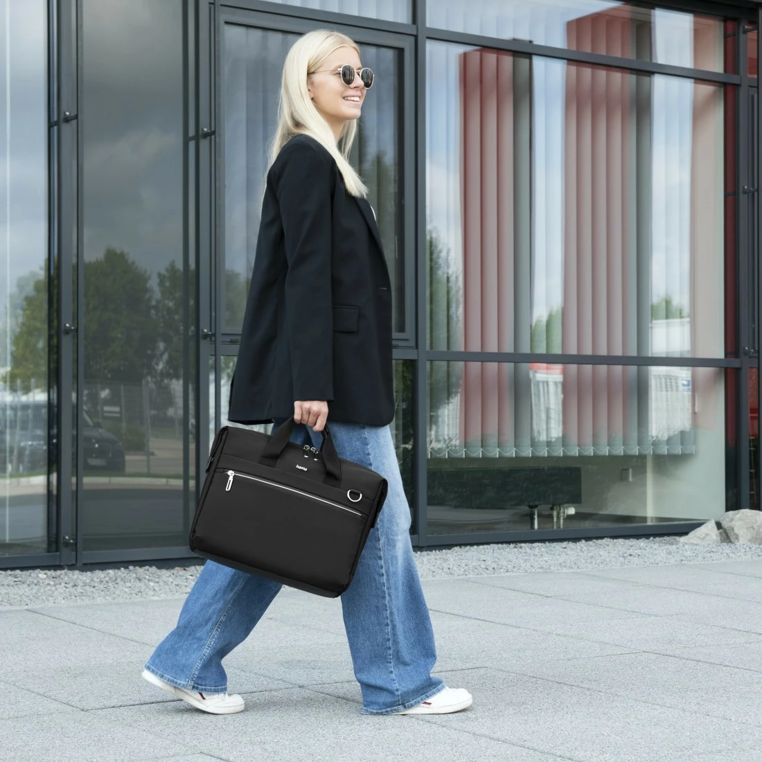 Çantë laptopi Hama Ultimate 15.6-16.2", e zezë