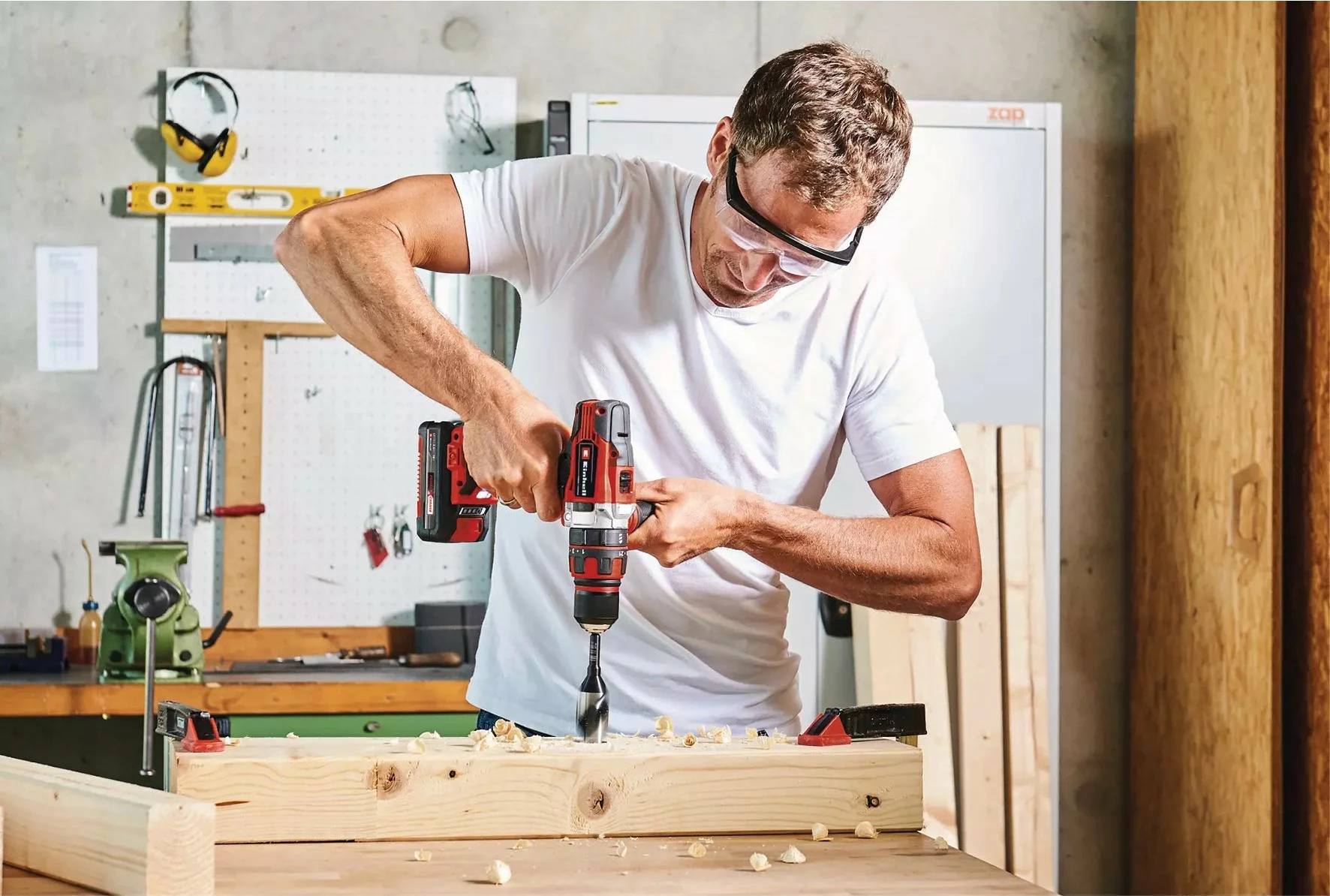 Trapano Einhell TE-CD 18/48 Li-i-Solo, 18V, pa çelës, 2 shpejtësi, i zi/kuq