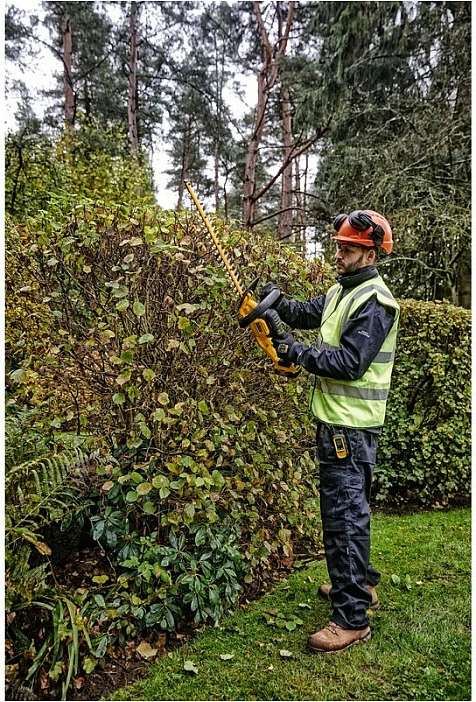 Gërshërë shkurresh DeWALT DCMHT563N-XJ, bateri 18V, 5Ah, 55cm, verdhë