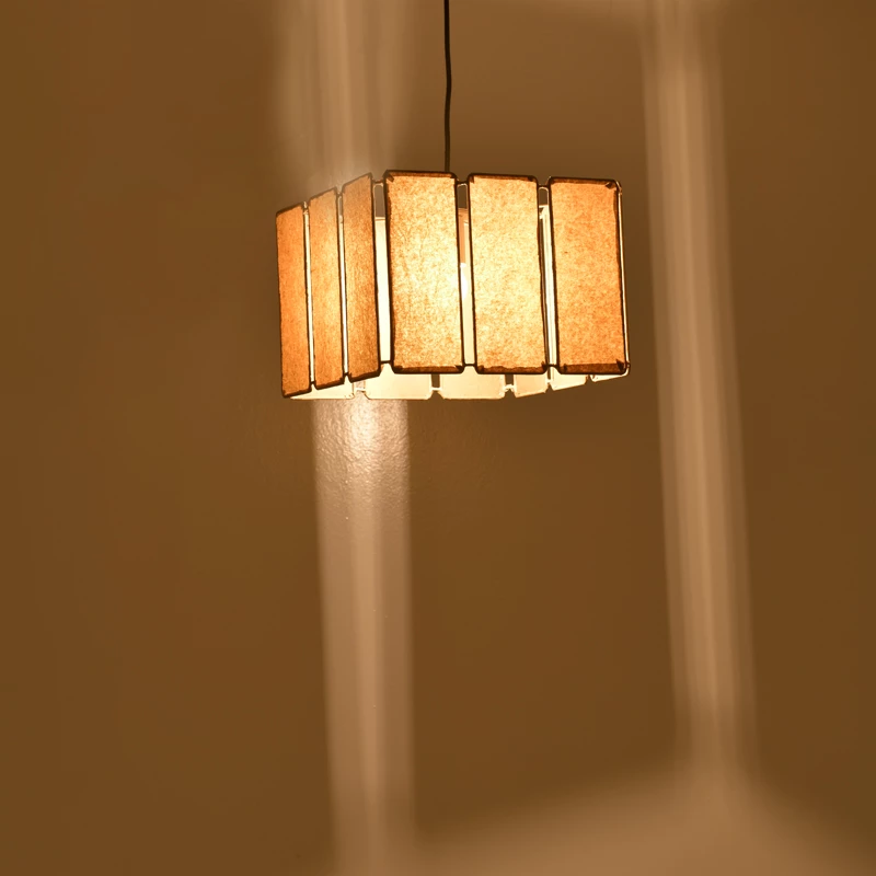 Dritë tavani Boxfo Inart, ngjyrë kafe, press papier-hekur, 32x32x123cm