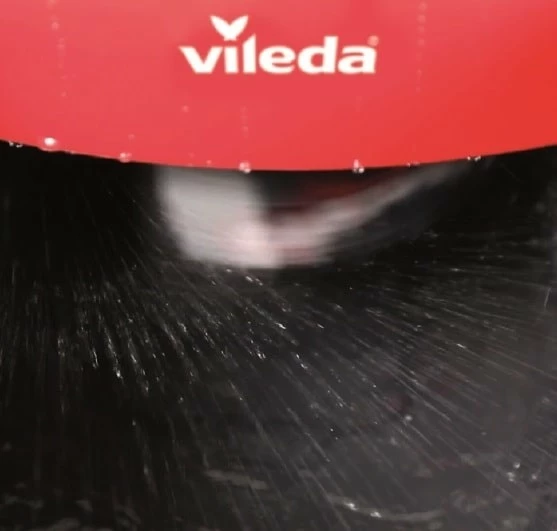 Mop Vileda ULTRAMAT TURBO me kovë, mikrofibër, e zezë/e kuqe